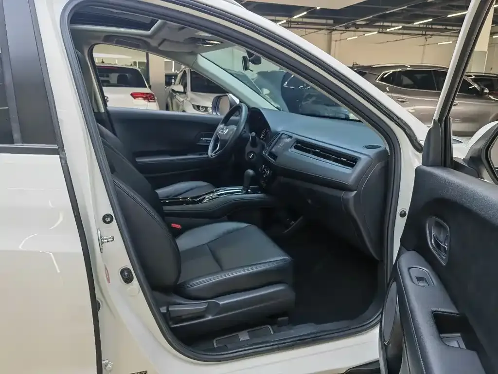 Honda Vezel 2022 из CN, фото 10