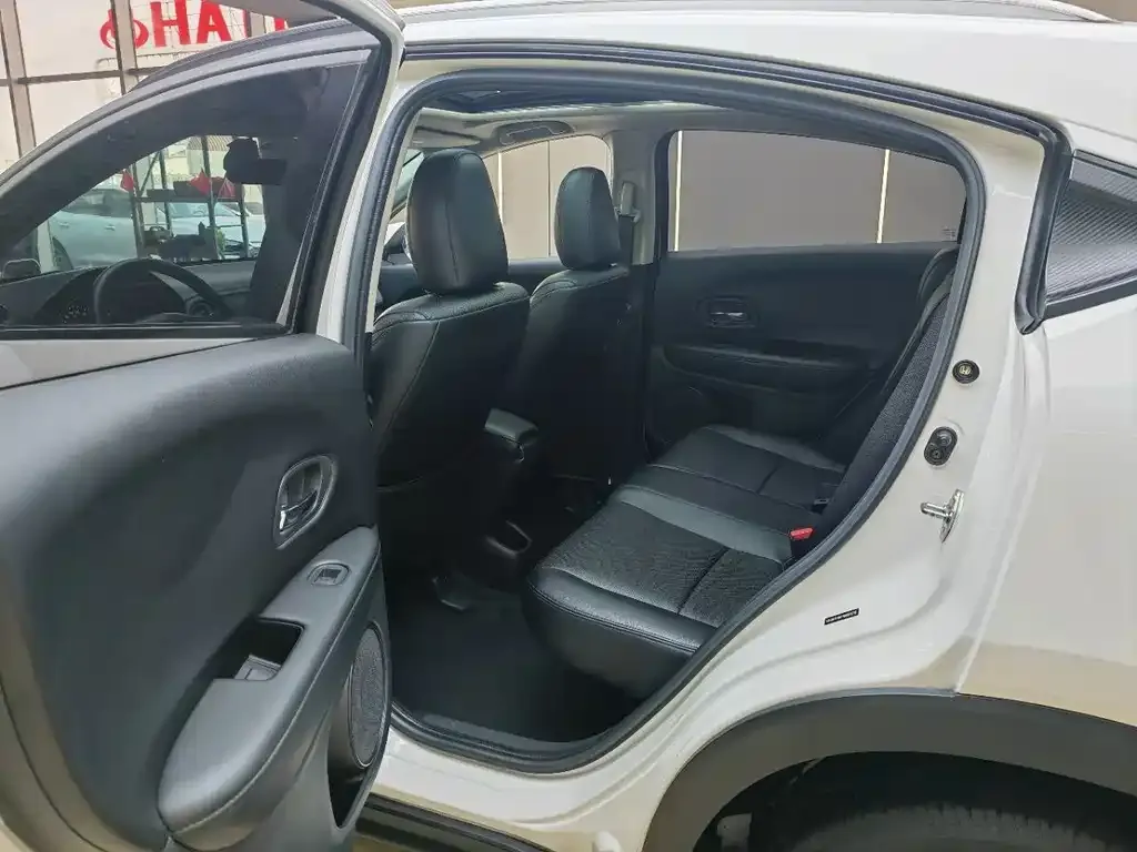 Honda Vezel 2022 из CN, фото 8