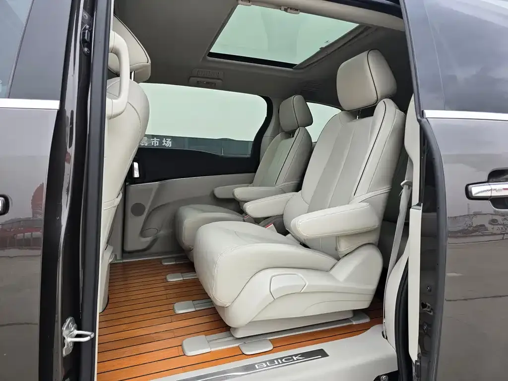Buick GL8 2021 из CN, фото 6