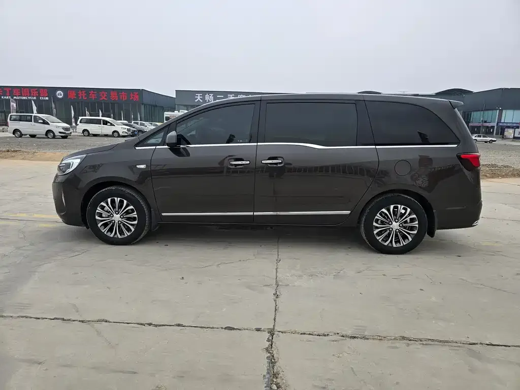 Buick GL8 2021 из CN, фото 3