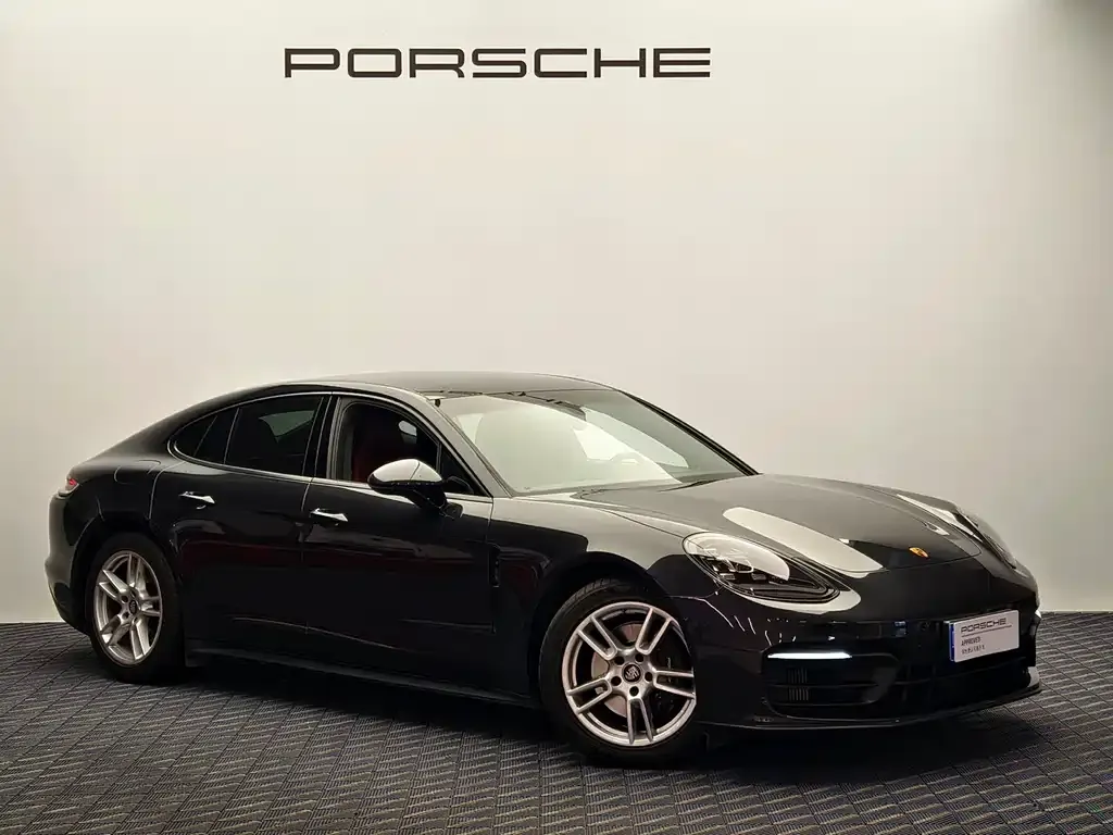Porsche Panamera — фото 1