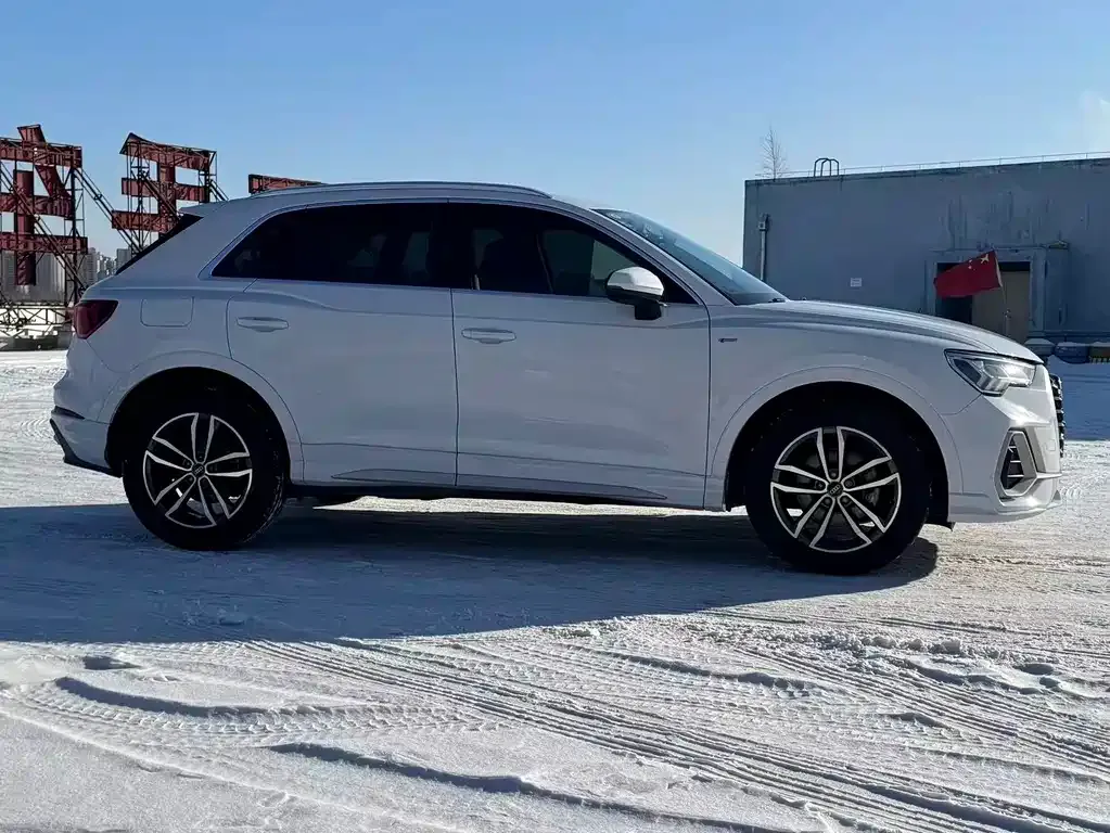 Audi Q3 — фото 5