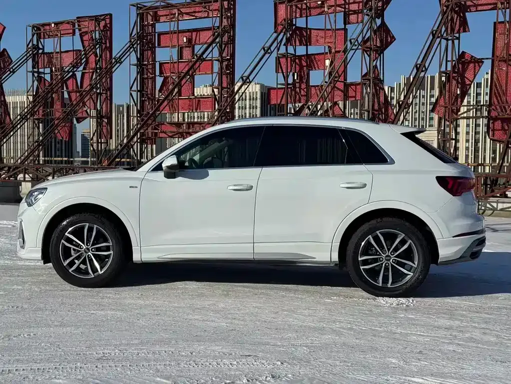 Audi Q3 — фото 10