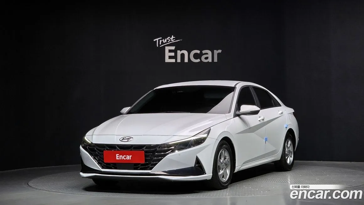 Hyundai AVANTE — фото 1
