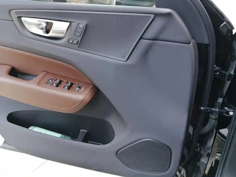 Volvo XC60 2022 из CN, фото 6