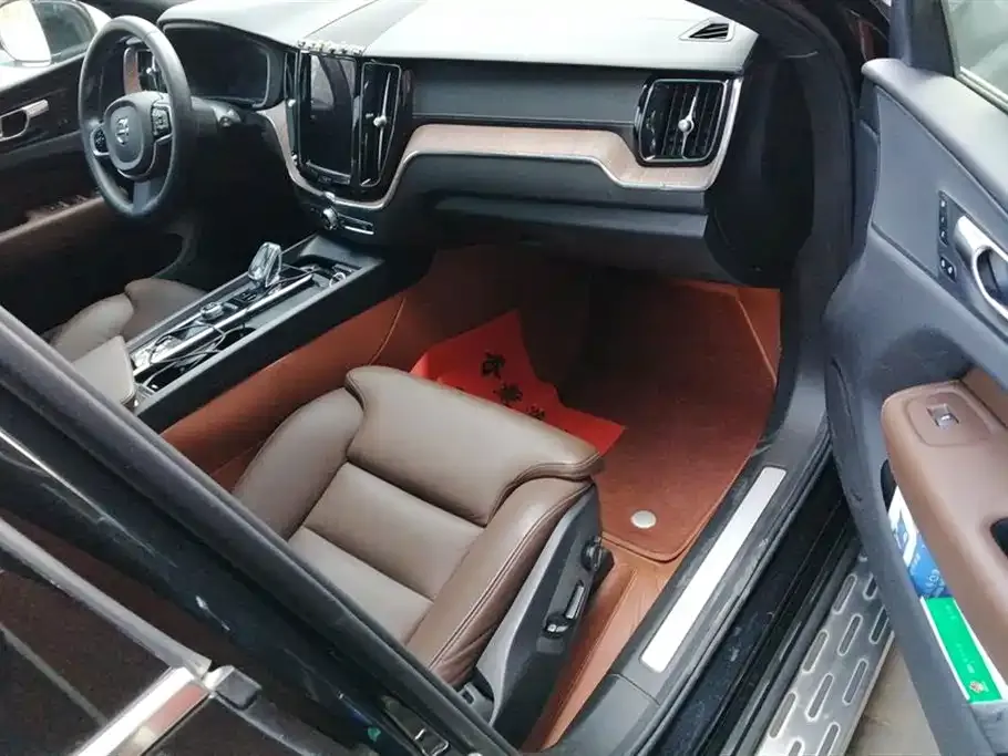 Volvo XC60 2022 из CN, фото 8