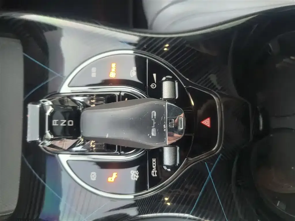 BYD Seal — фото 3