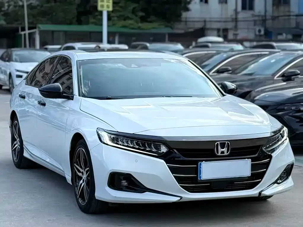 Honda Accord — фото 1