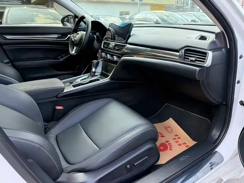 Honda Accord — фото 5