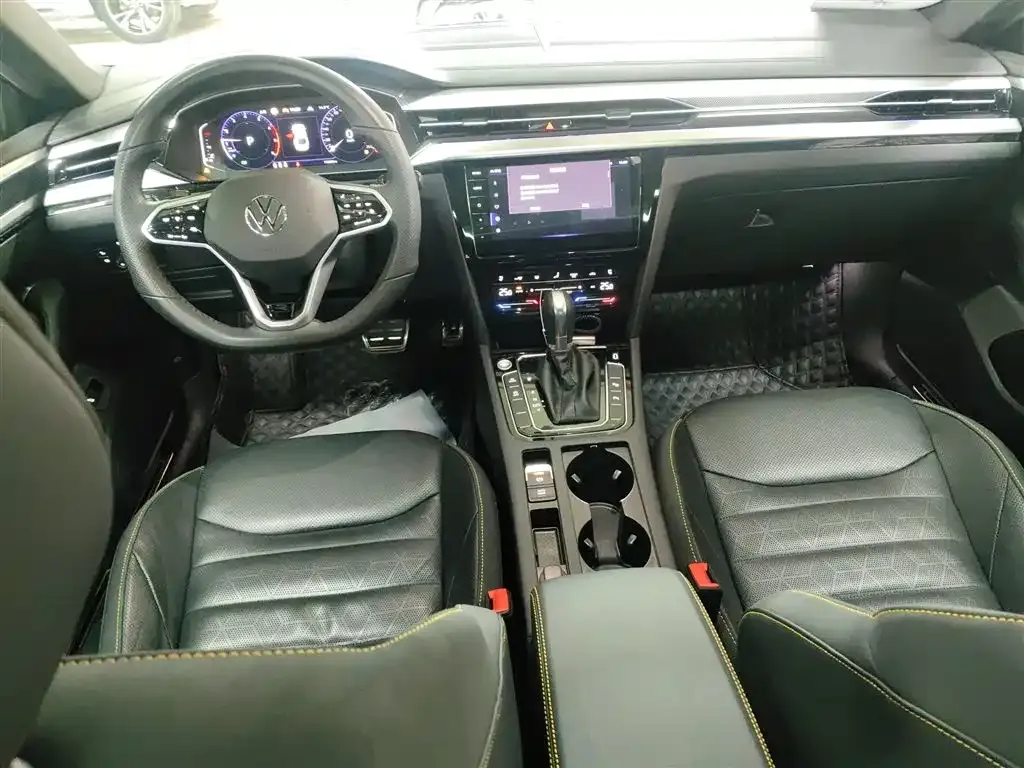 Volkswagen CC 2024 из CN, фото 10