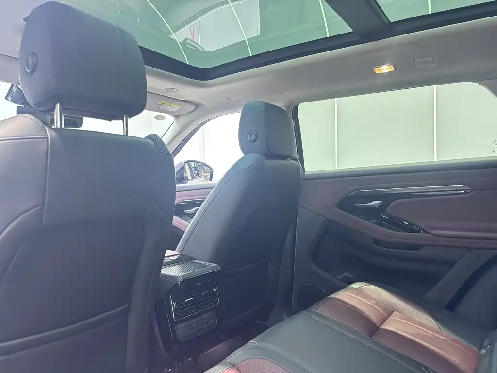 Land Rover Evoque 2023 из CN, фото 4