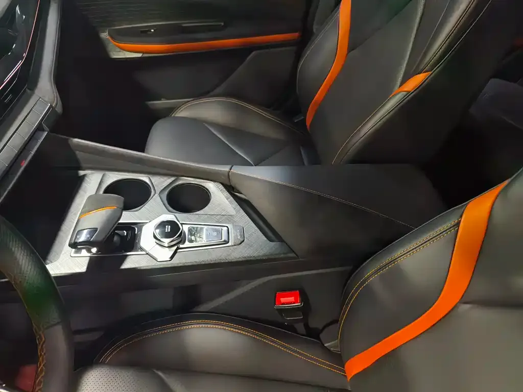 Changan UNI-V 2023 из CN, фото 4