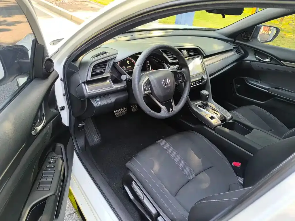 Honda Civic 2022 из CN, фото 2