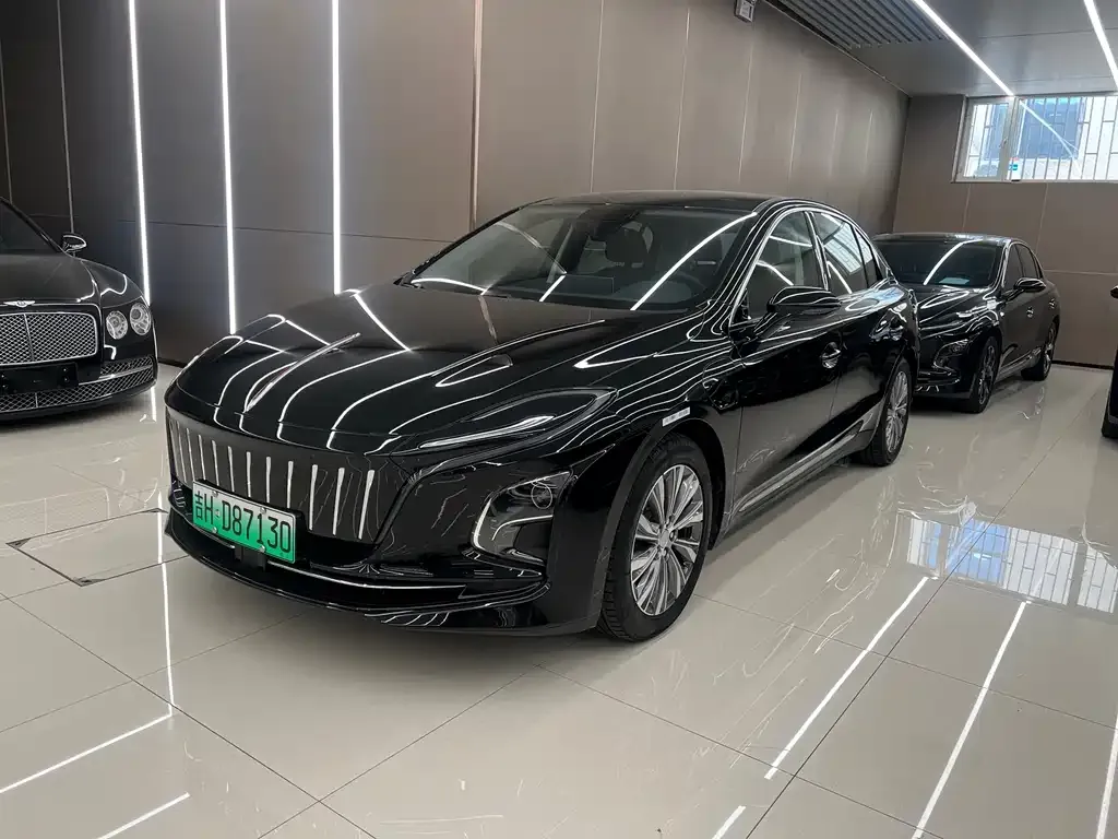 Hongqi E-QM5 2024 из CN, фото 1