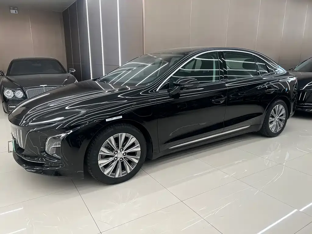 Hongqi E-QM5 2024 из CN, фото 3