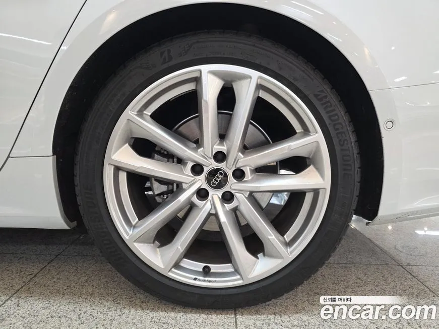 Audi A7 2023 из KR, фото 2