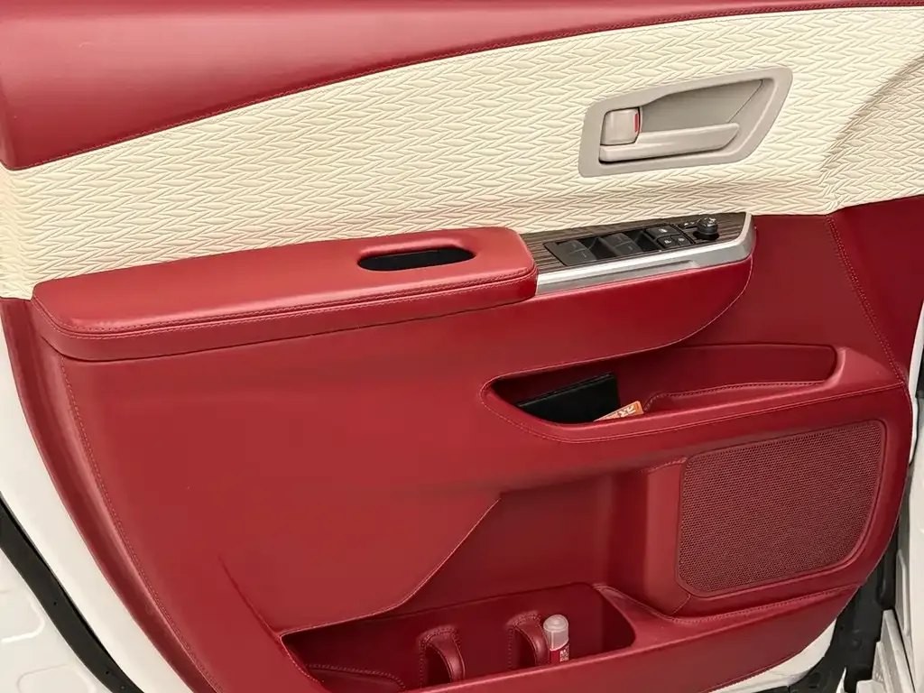 Toyota Sienna 2024 из CN, фото 10