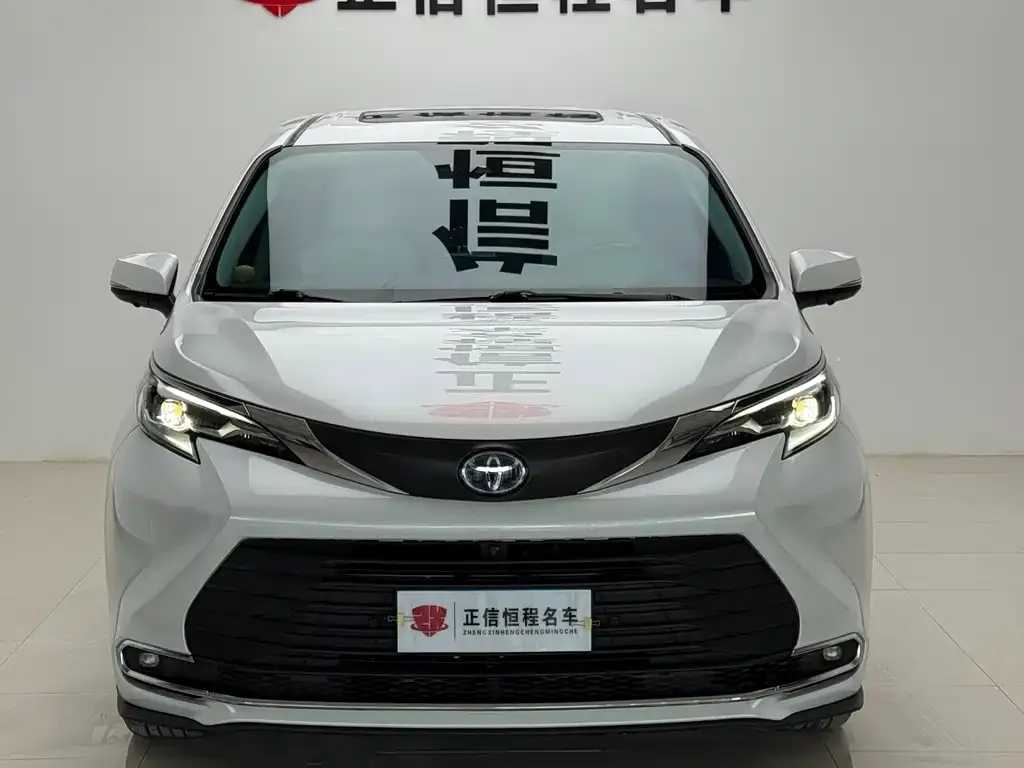 Toyota Sienna 2024 из CN, фото 9