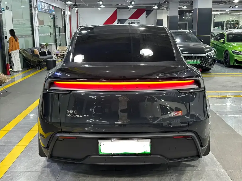 Tesla Model Y 2025 из CN, фото 8