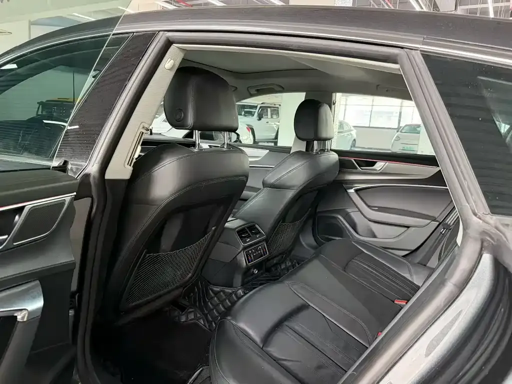 Audi A7 2024 из CN, фото 4