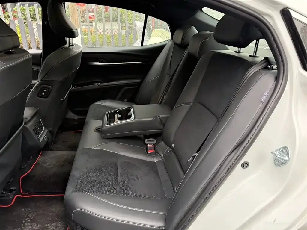 Toyota Camry 2024 из CN, фото 10
