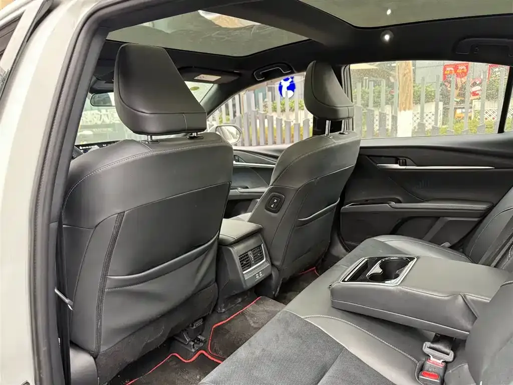 Toyota Camry 2024 из CN, фото 8