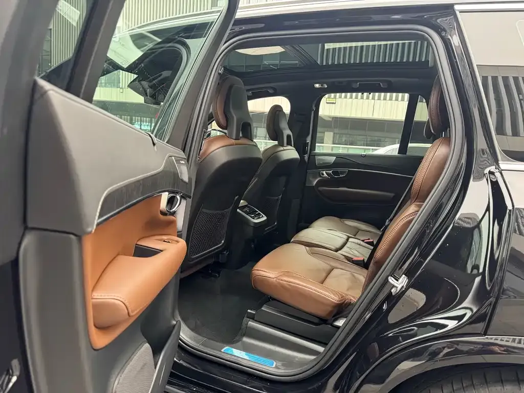 Volvo XC90 2021 из CN, фото 9