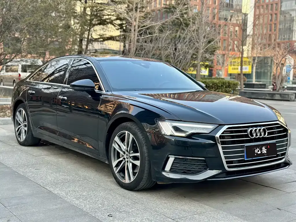 Audi A6L — фото 8