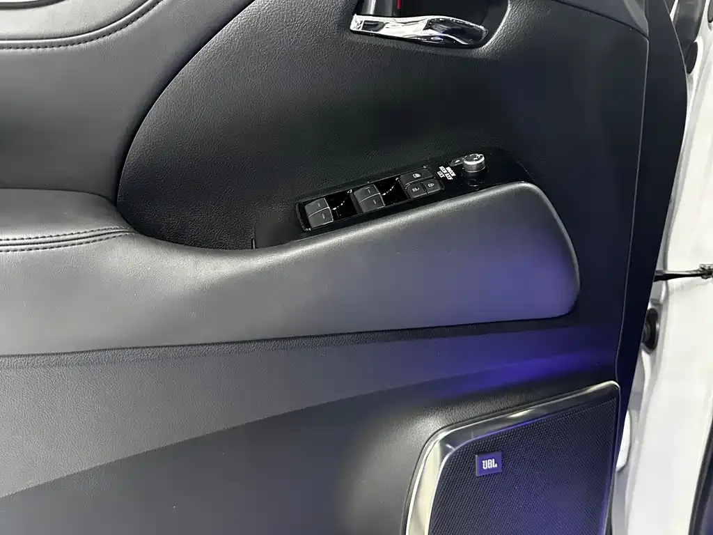 Toyota Vellfire 2023 из CN, фото 9