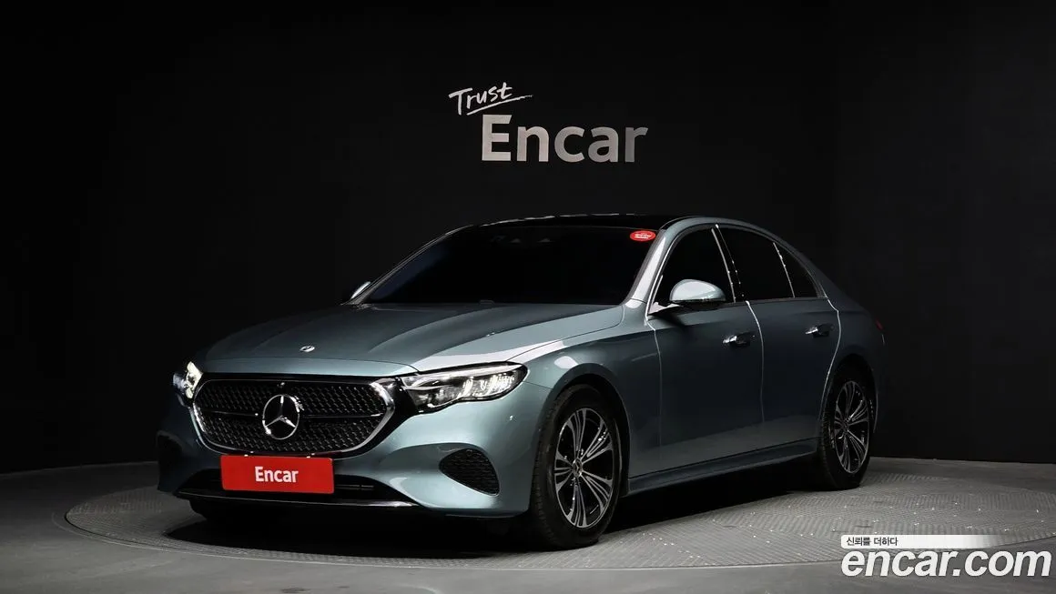 Mercedes-Benz E-Class — фото 1