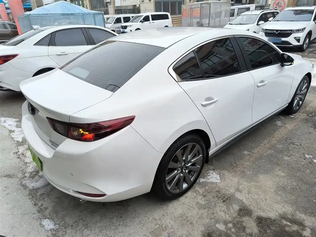Mazda 3 Axela — фото 4