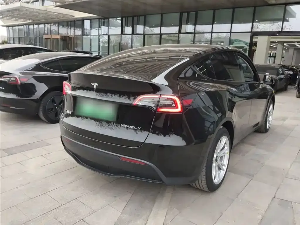 Tesla Model Y 2023 из CN, фото 8