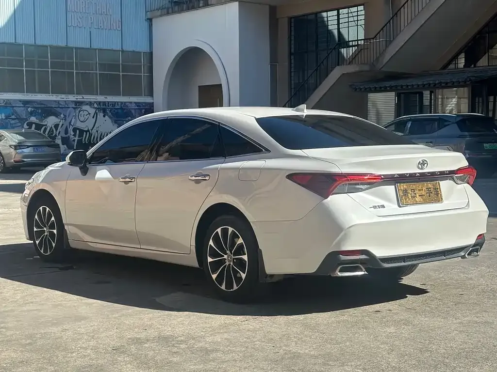 Toyota Avalon 2024 из CN, фото 5