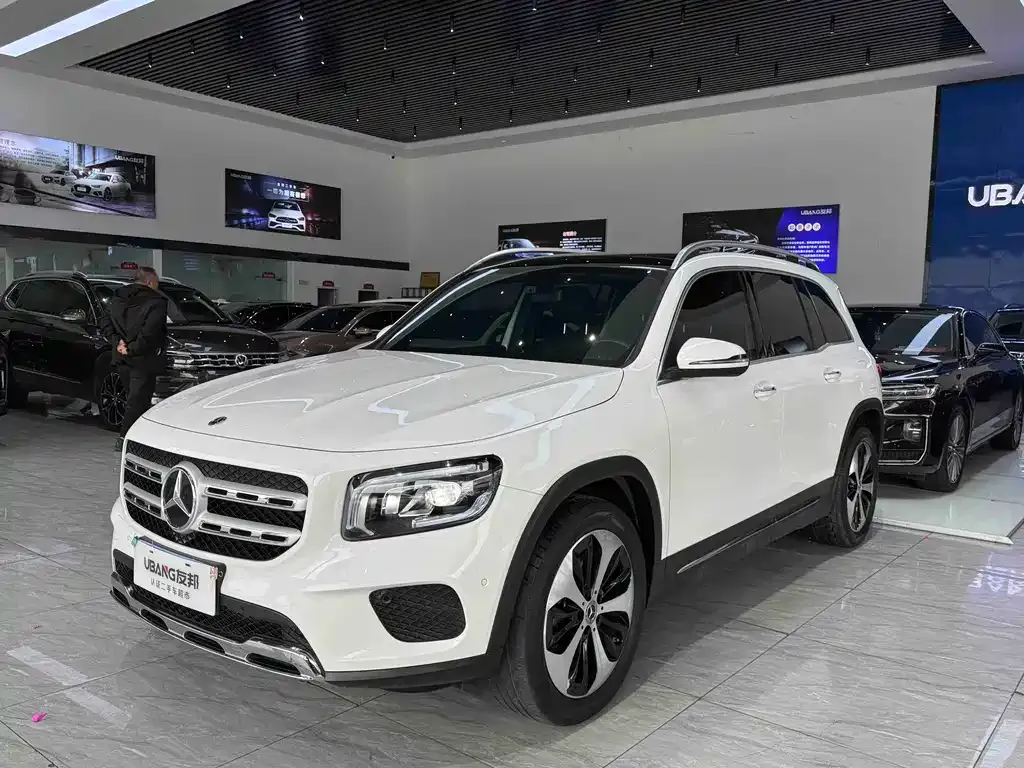 Mercedes-Benz GLB — фото 1