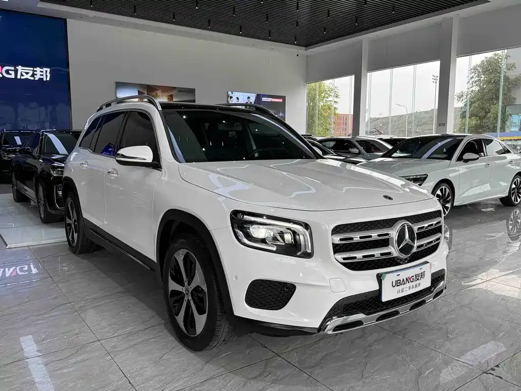 Mercedes-Benz GLB — фото 10