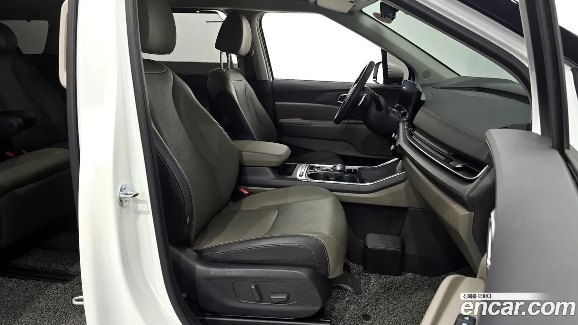 Kia Carnival — фото 10