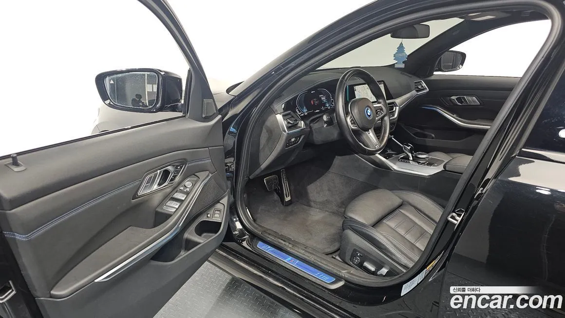 BMW 3-Series 2022 из KR, фото 8