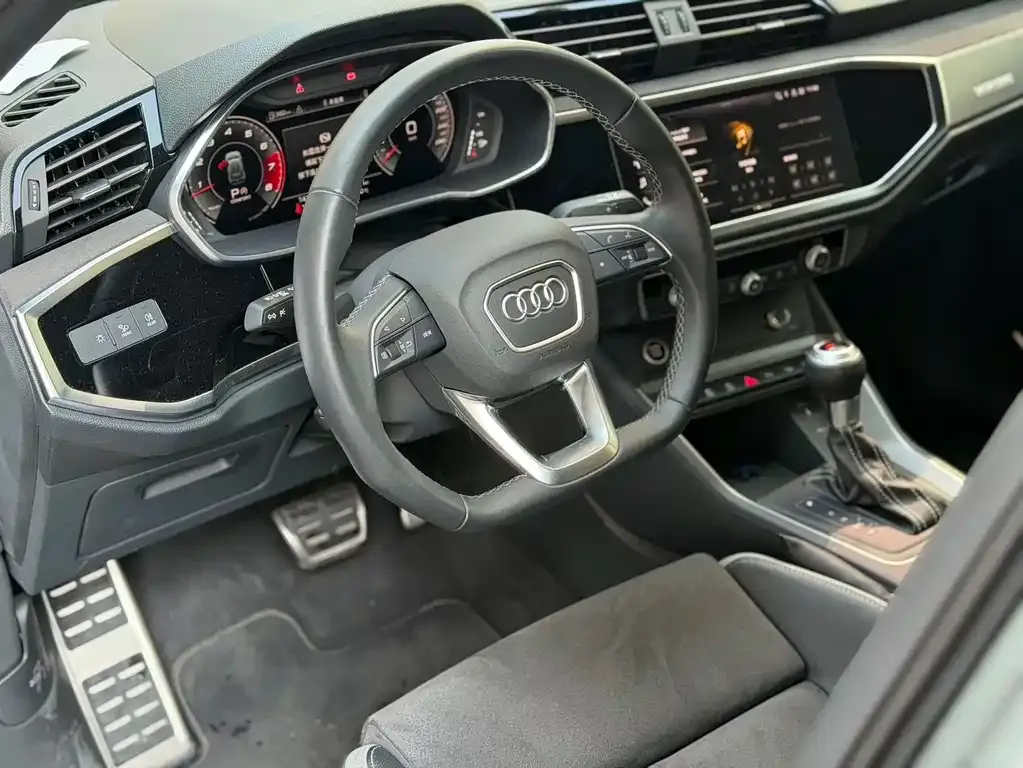 Audi Q3 2024 из CN, фото 4
