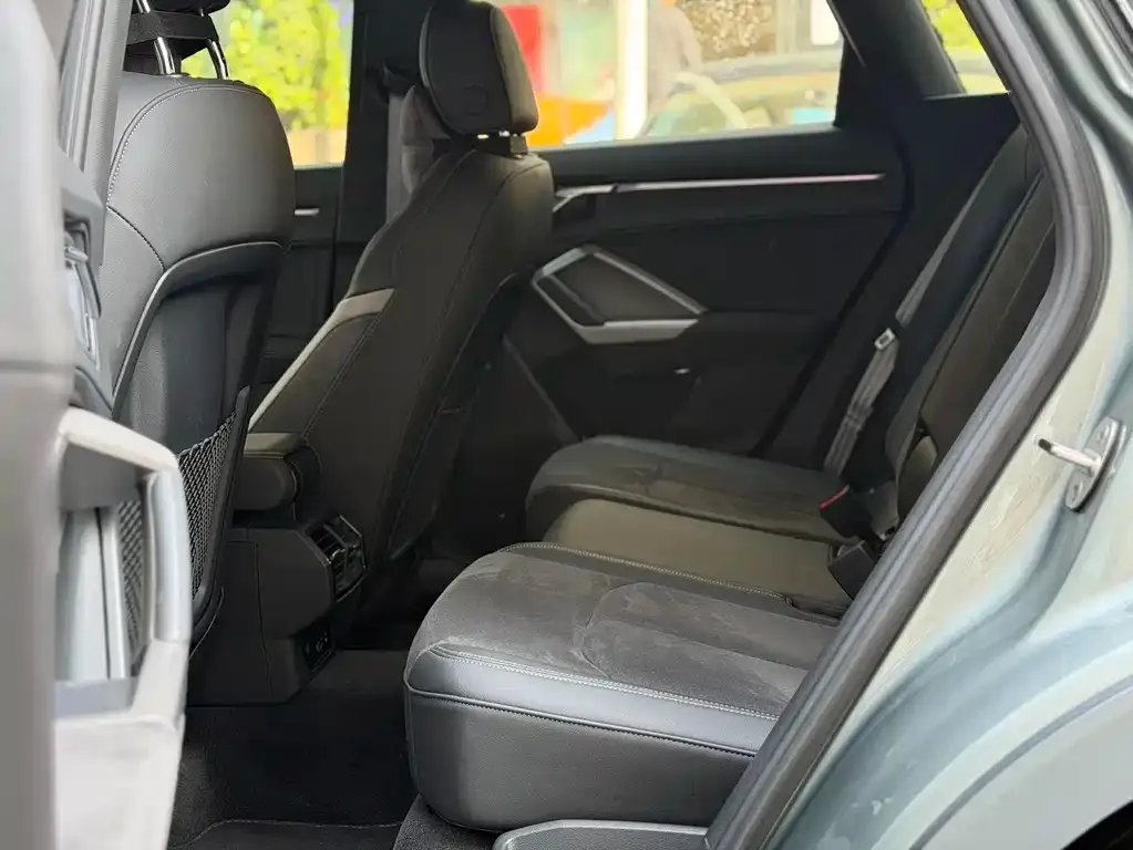 Audi Q3 2024 из CN, фото 2