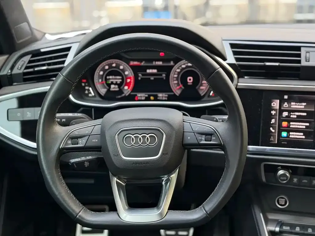 Audi Q3 2024 из CN, фото 5
