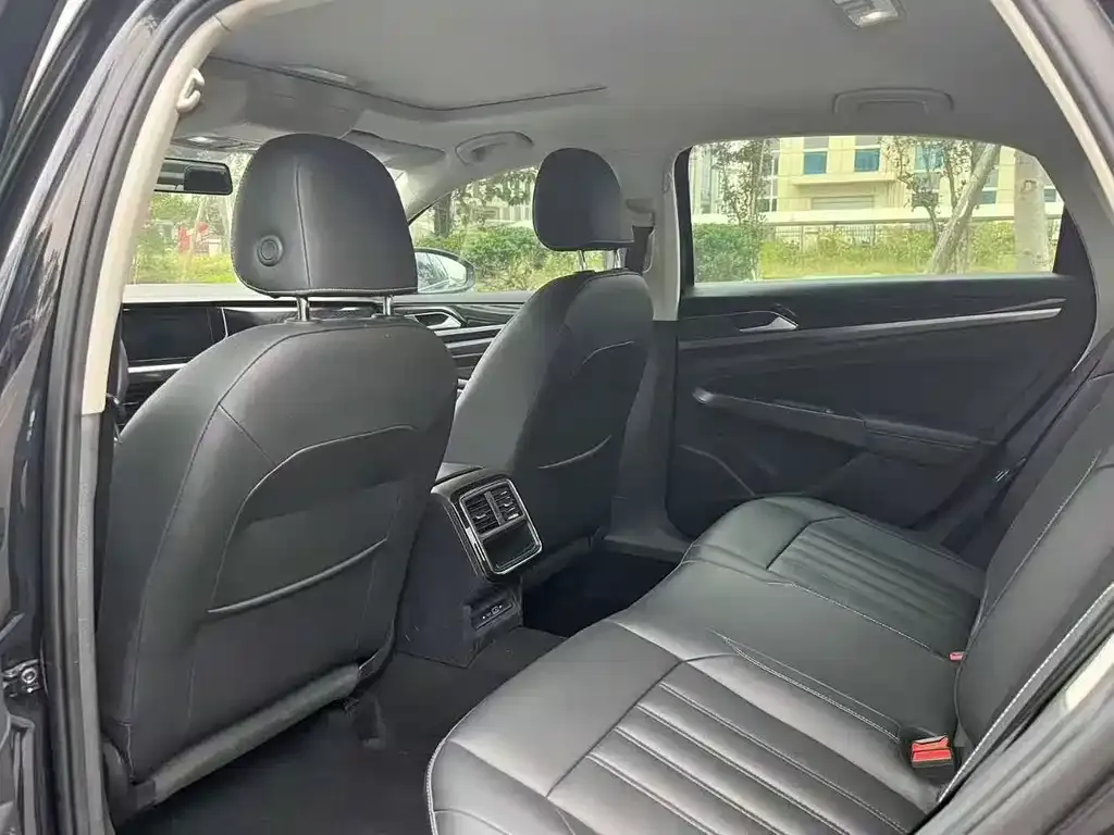Volkswagen Passat 2022 из CN, фото 6