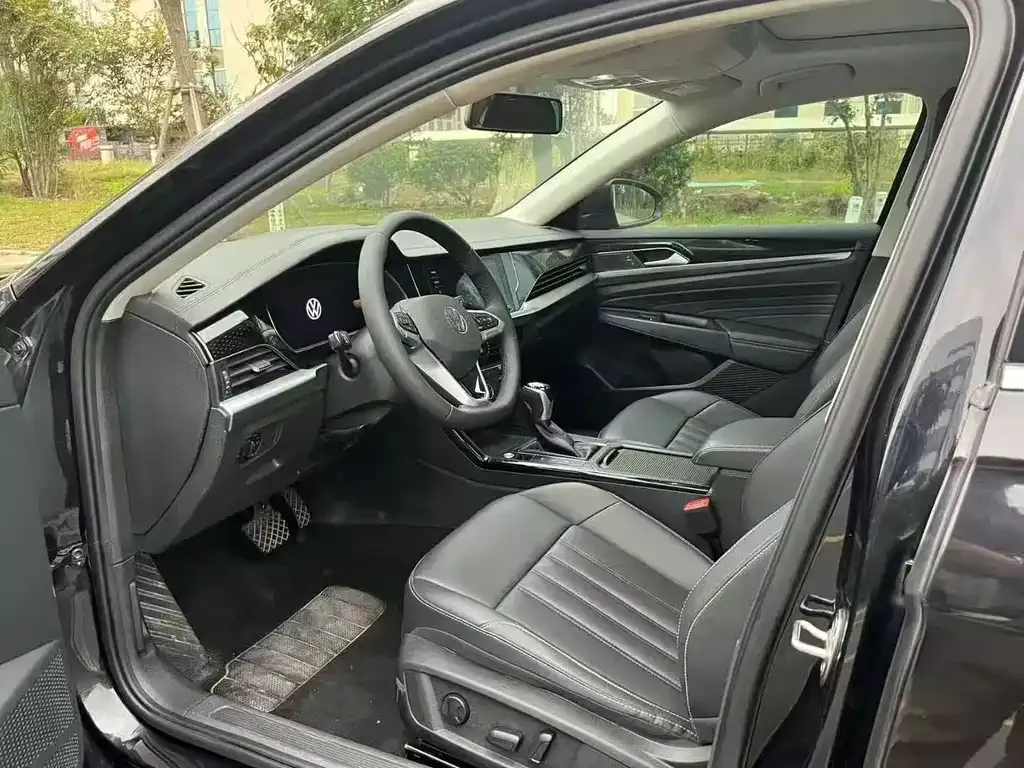 Volkswagen Passat 2022 из CN, фото 2