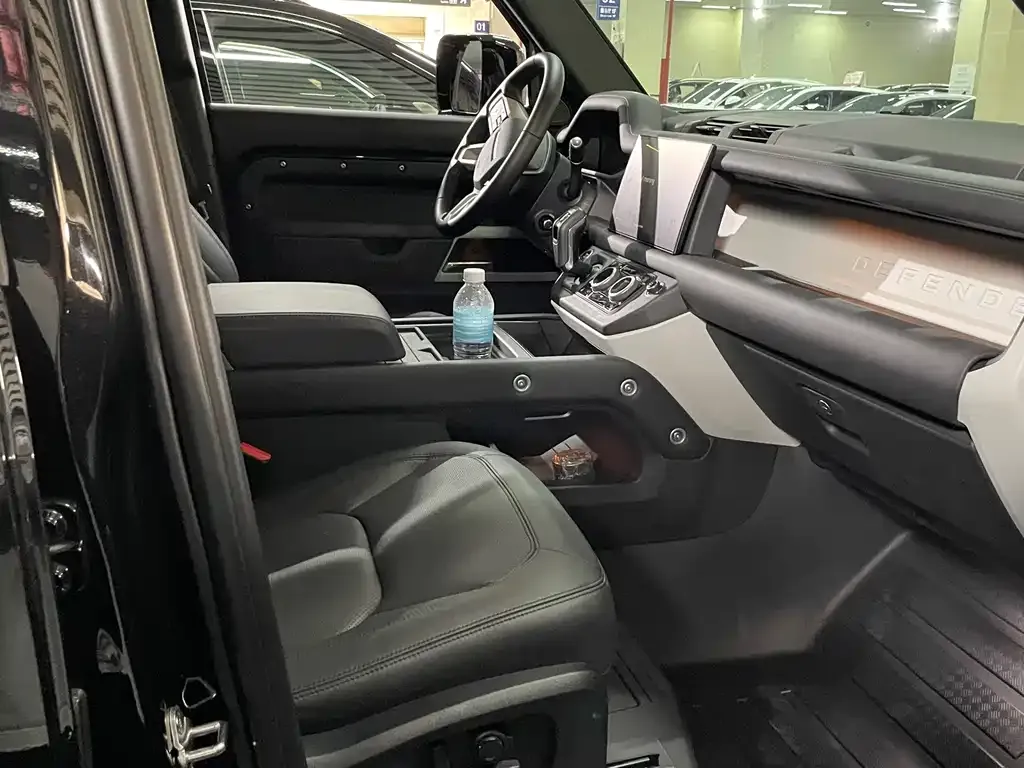 Land Rover Defender 2024 из CN, фото 8