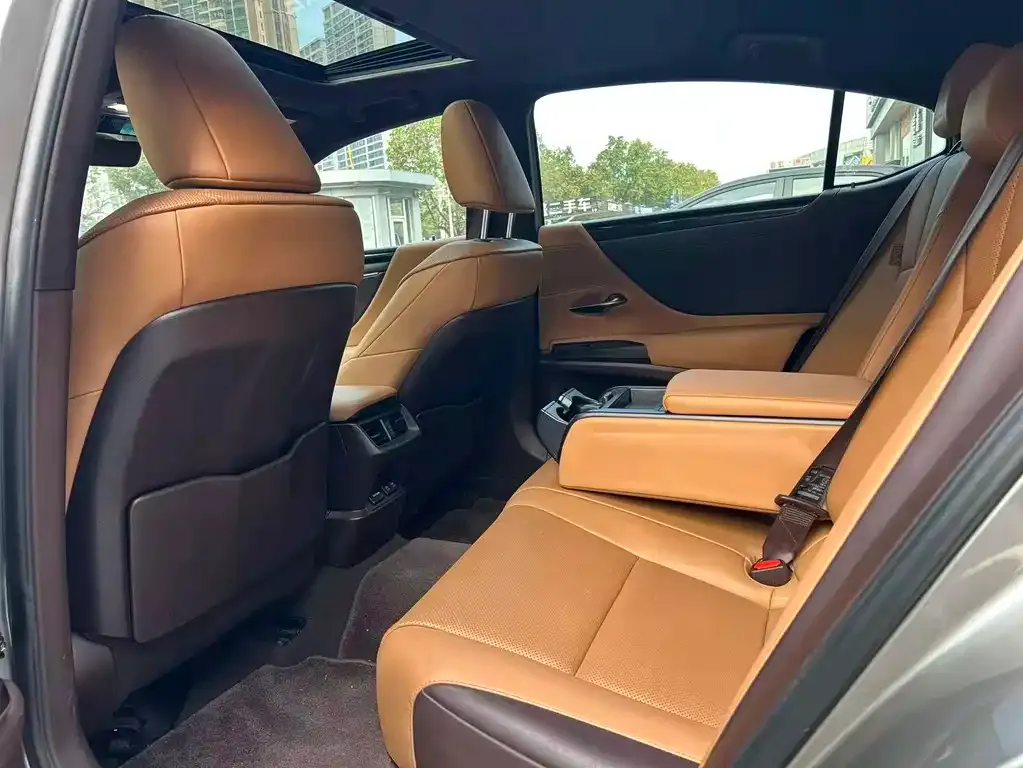 Lexus ES 2021 из CN, фото 7