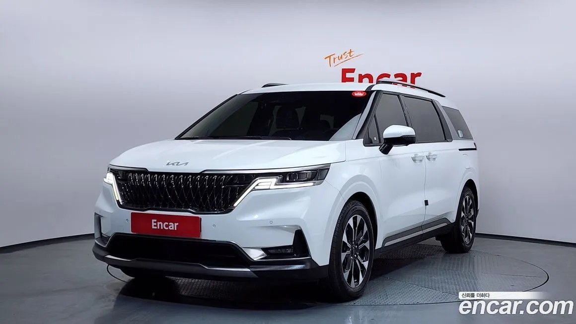 Kia Carnival — фото 1