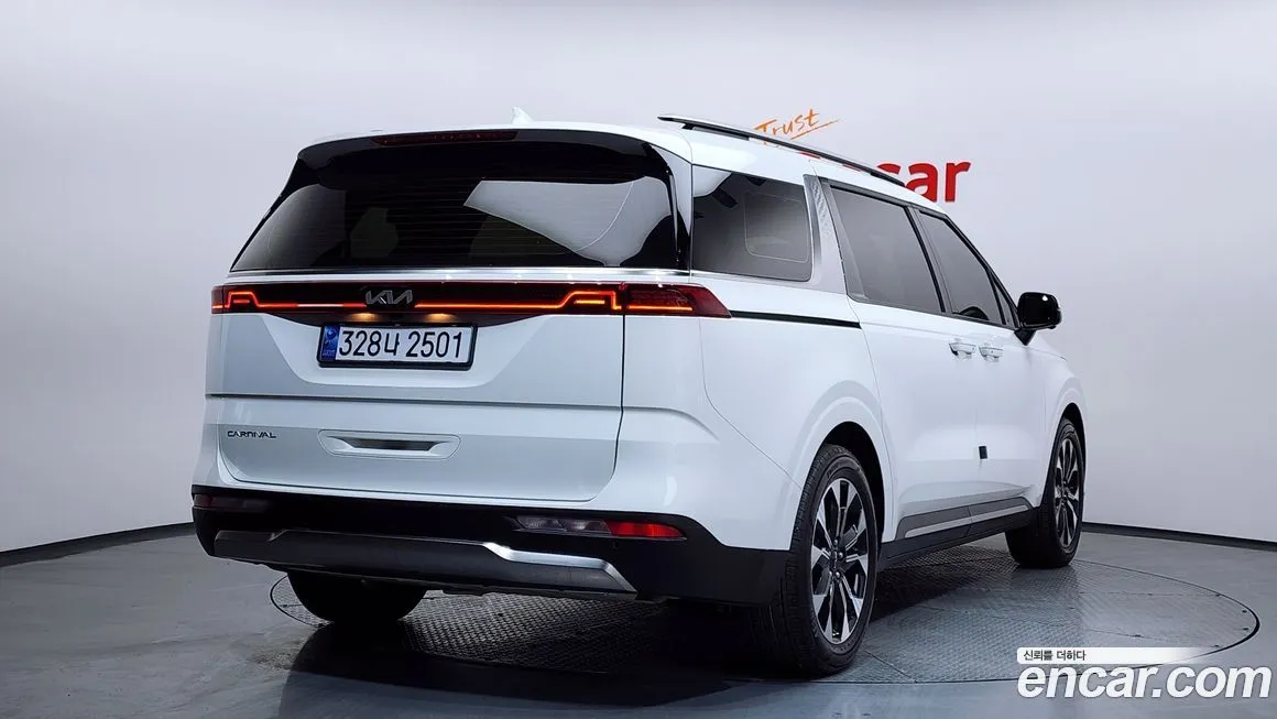 Kia Carnival — фото 2