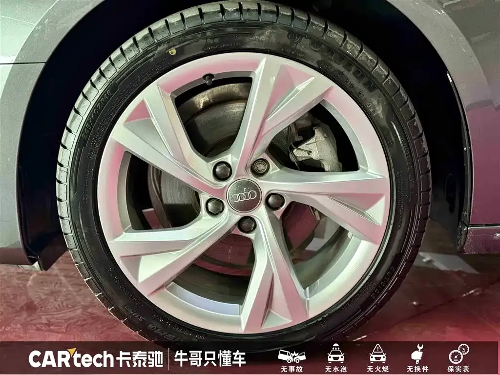Audi A4L 2021 из CN, фото 6