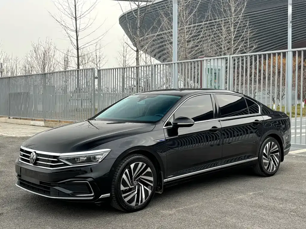 Volkswagen Magotan GTE PHEV 2022 из CN, фото 1