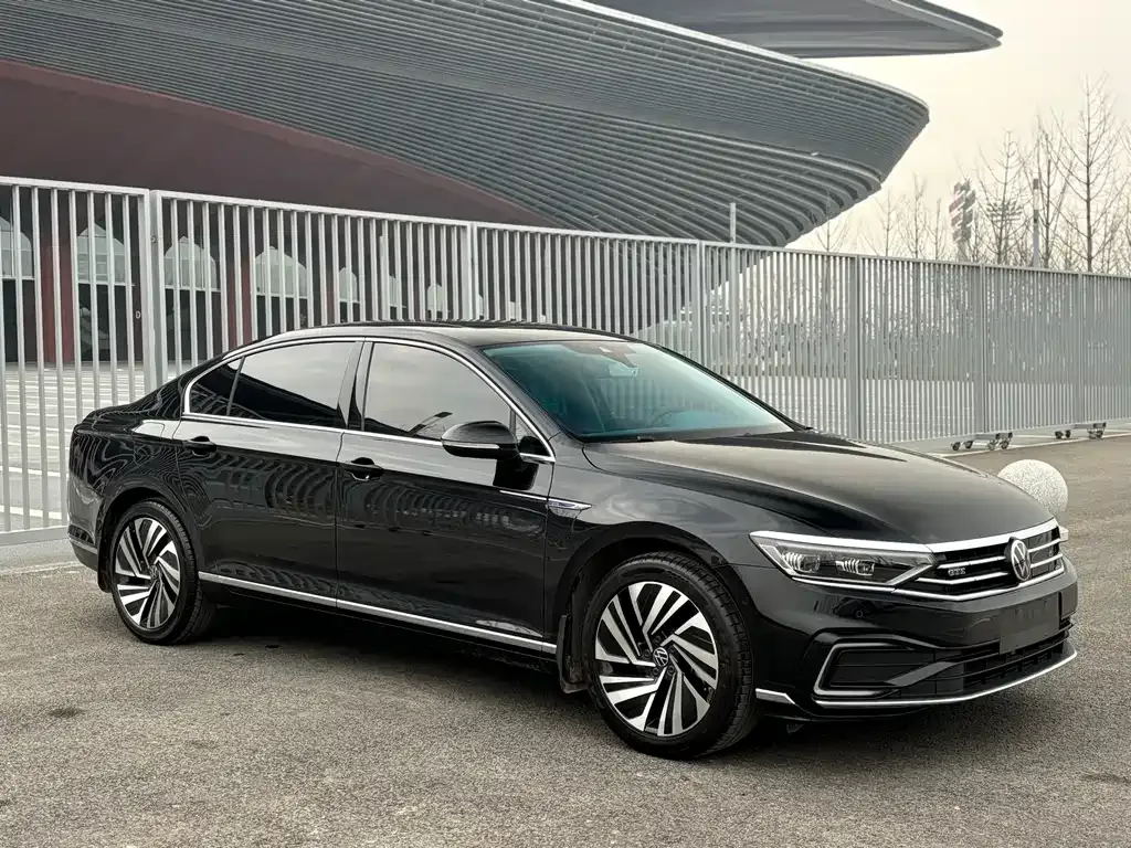 Volkswagen Magotan GTE PHEV 2022 из CN, фото 4