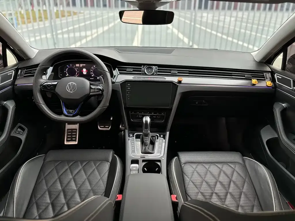 Volkswagen Magotan GTE PHEV 2022 из CN, фото 2